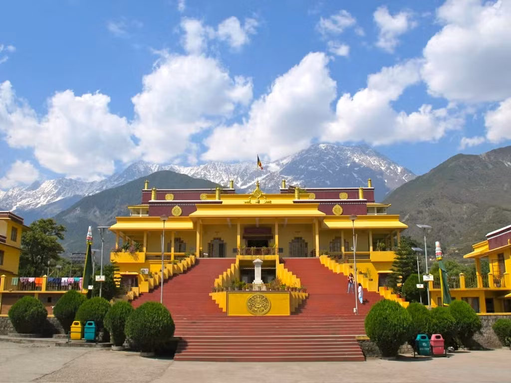 Highland Sojourn – Himachal Panorama