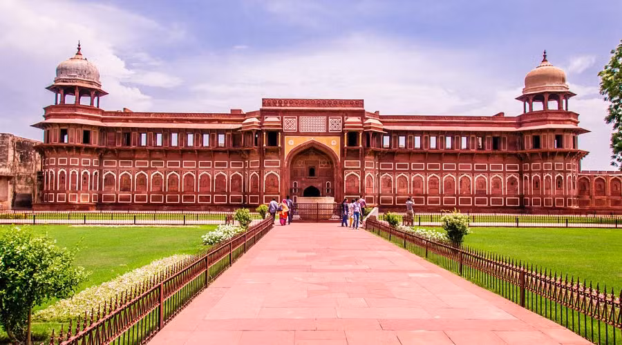 Golden Heartland – Delhi • Agra